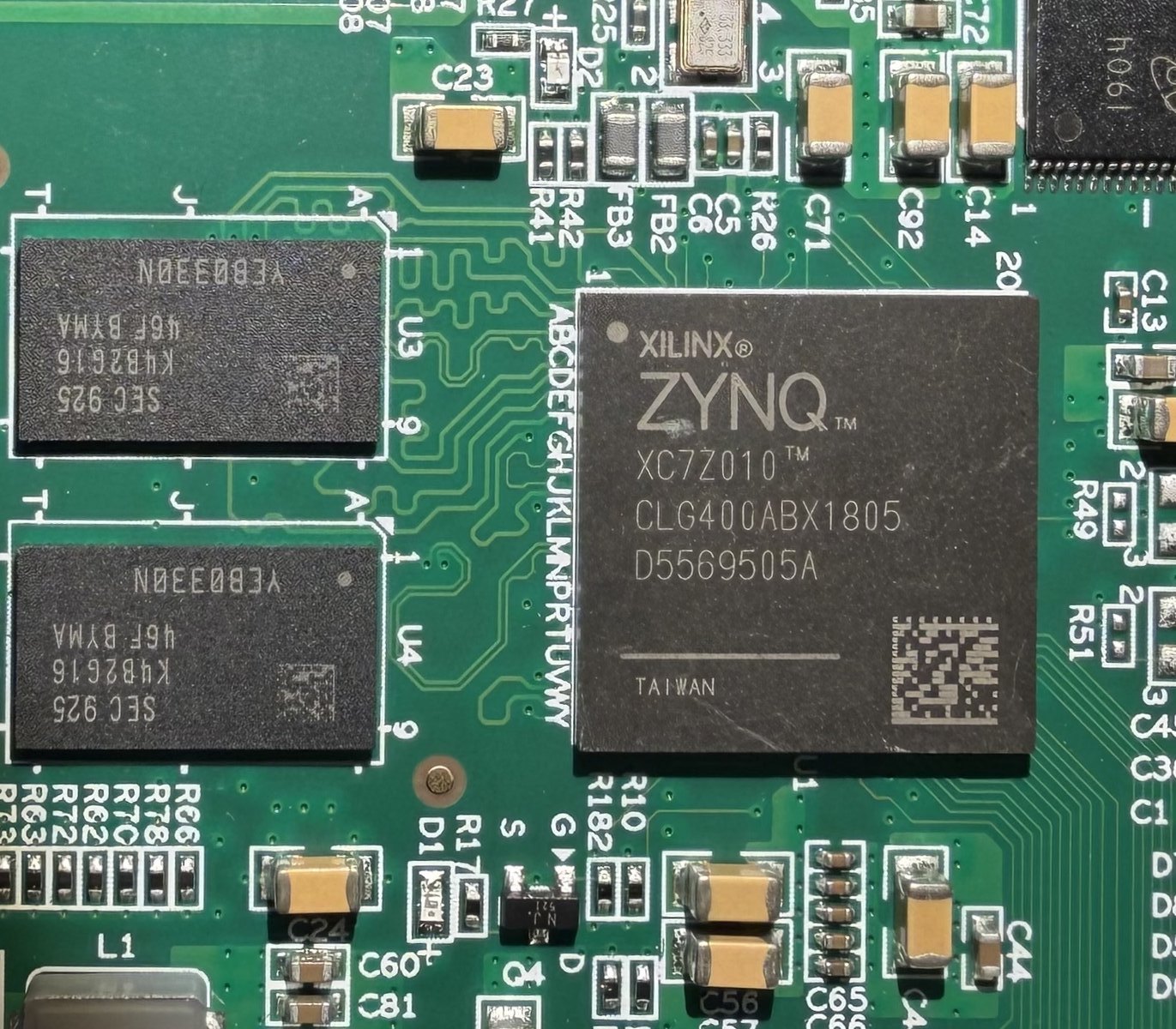 Xilinx Zynq XC7Z010 SoC with DDR memory on a custom circuit board